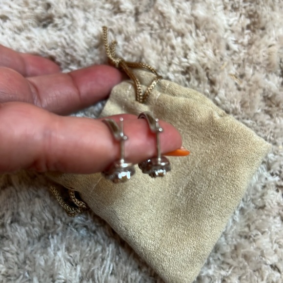 GORGEOUS!  French Clip - Picture 2 of 4